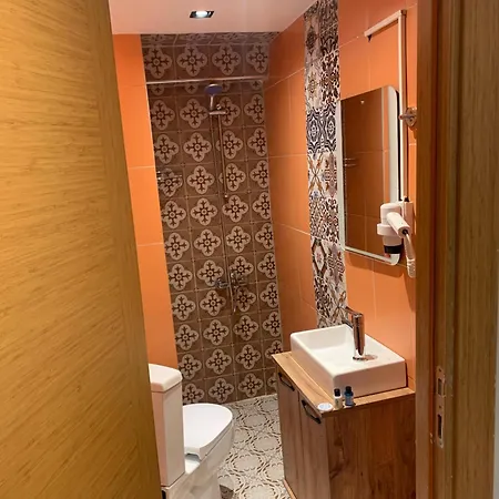 Reexe Hotel *