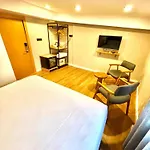 Reexe Hotel *